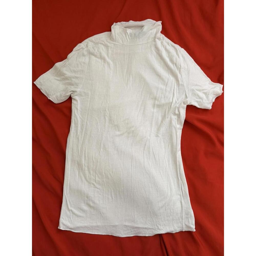 AMBIANCE Knit Mock Neck Short Sleeve in White (SMALL)